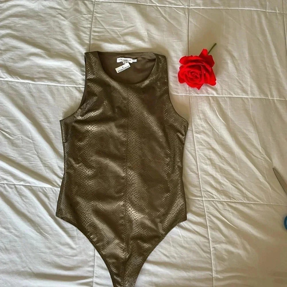 Good American snakeprint bodysuit - Picture 2 of 9